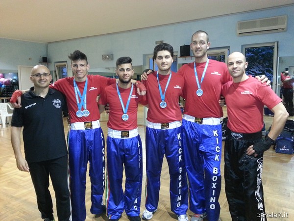 KICK BOXING, FONDI SI TINGE DI TRICOLORE