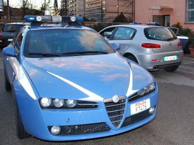 Minacciano un commerciante, arrestati dopo un folle inseguimento