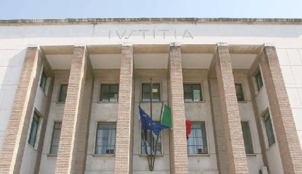 Minaccia la madre con un coltello, resta in carcere 41enne di Fondi