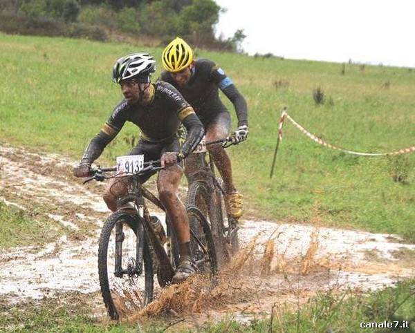 La pioggia e il fango non fermano il Trofeo San Raffaele-Sant’Anna di cross country a Fondi