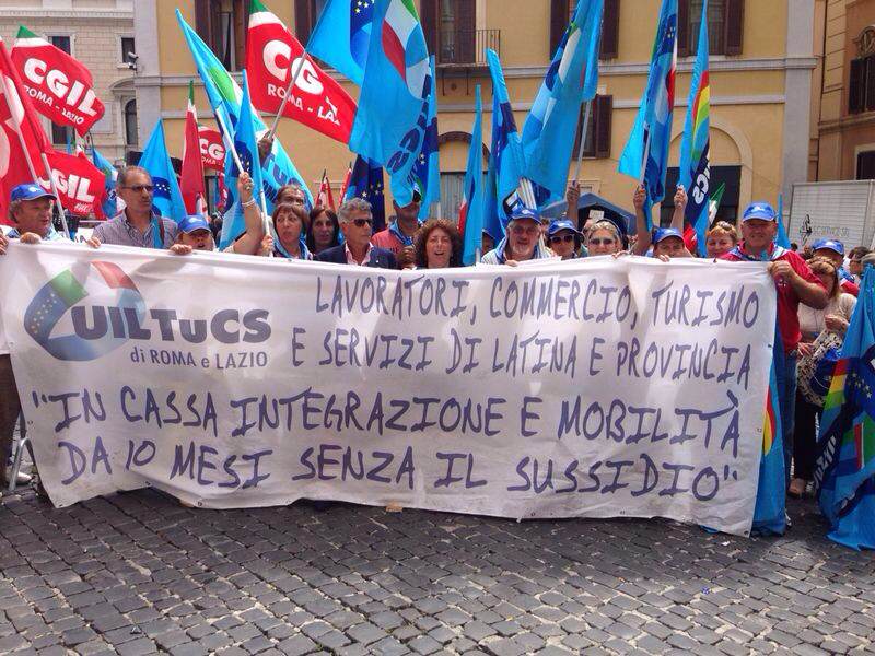 UILTUCS. Fino a tarda sera, proseguito a ritmo serrato il sit-in in Piazza Montecitorio