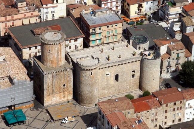 Castello-di-Fondi