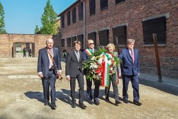 Fondi, il Sindaco De Meo in visita ad Auschwitz e quartiere ebraico Cracovia