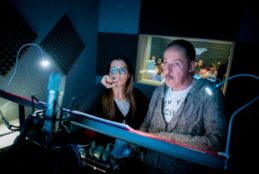 Masterclass con Massimo Lopez e Monica Ward: arrivano a Fondi i doppiatori dei Simpson