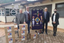 Il Lions Club Fondi dona 50 pacchi alimentari alle famiglie più bisognose